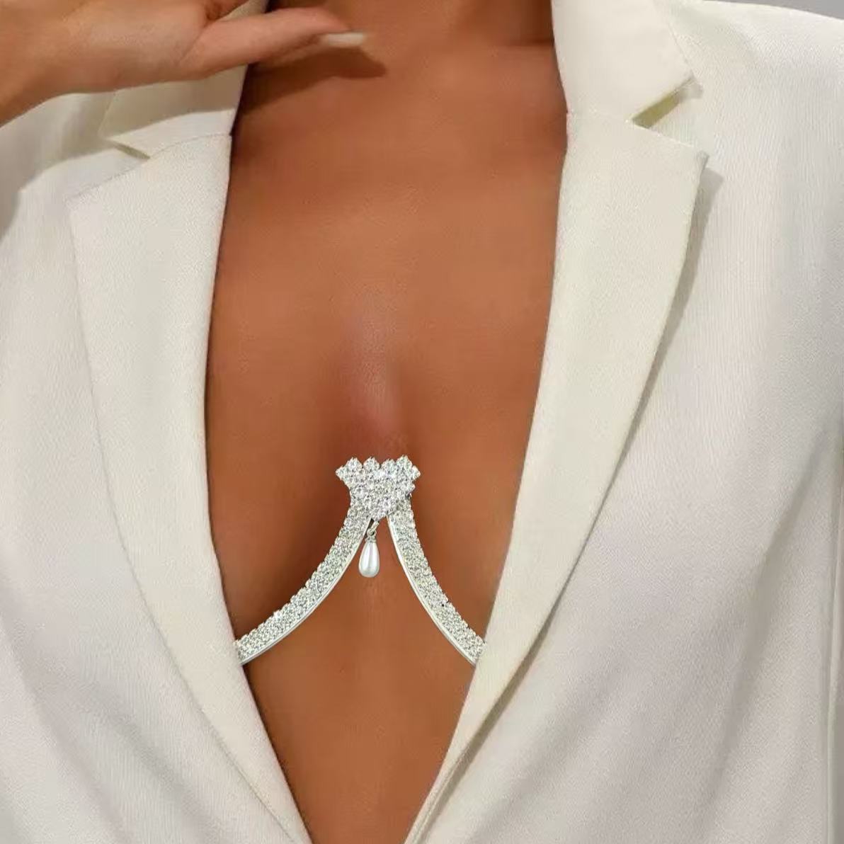 Colar de Sutiã em Forma de Cor - Body Jewelry Necklace avaliação e preço